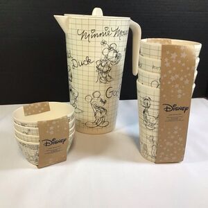 Disney Parks Mickey Mouse Sketchbook 8.5 in Pitcher with Lid 4 Cups and Bowls